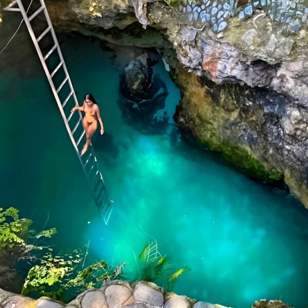 BLUE HOLE - Image 2